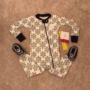 NWT Burts bees put it sleeper 24m